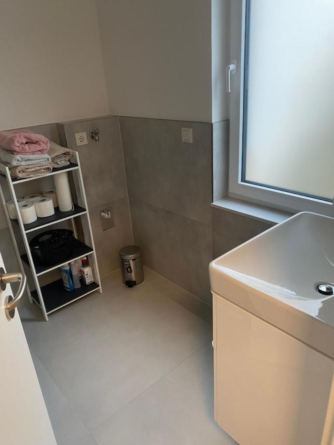 Charmante Ferienwohnung-Neubau- เทานุสชไตน์ ภายนอก รูปภาพ